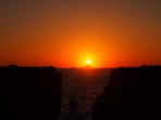 メガネ岩から見た三本岳に沈む夕日